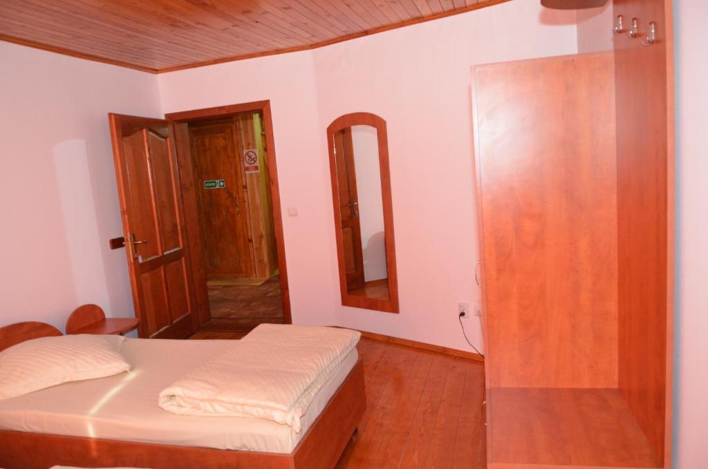 فندق Mihai Viteazu في  Casa Moteasca الغرفة الصورة