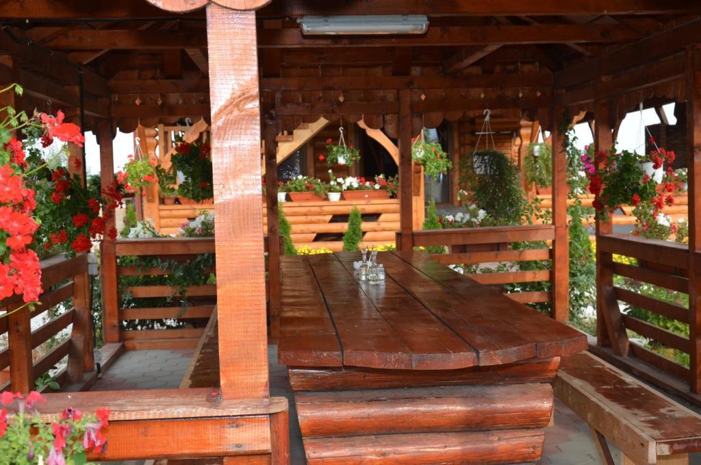 فندق Mihai Viteazu في  Casa Moteasca المظهر الخارجي الصورة